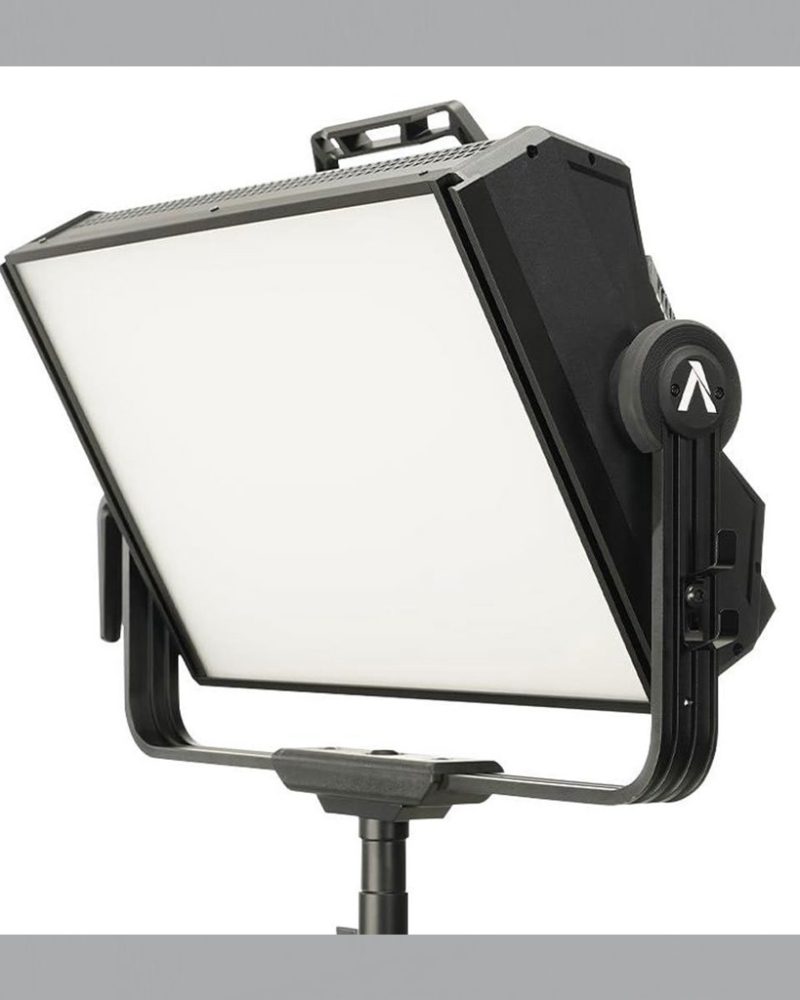 Aputure Nova P300C – RGBWW LED Panel Light